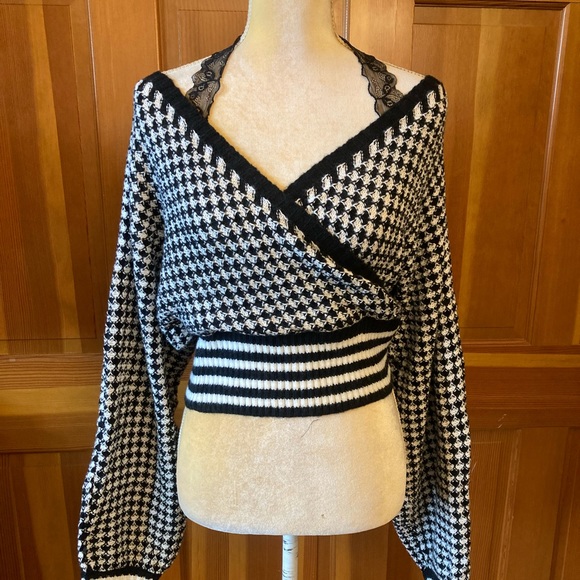 Lace Strap Batwing Sleeve Sweater - Picture 6 of 16